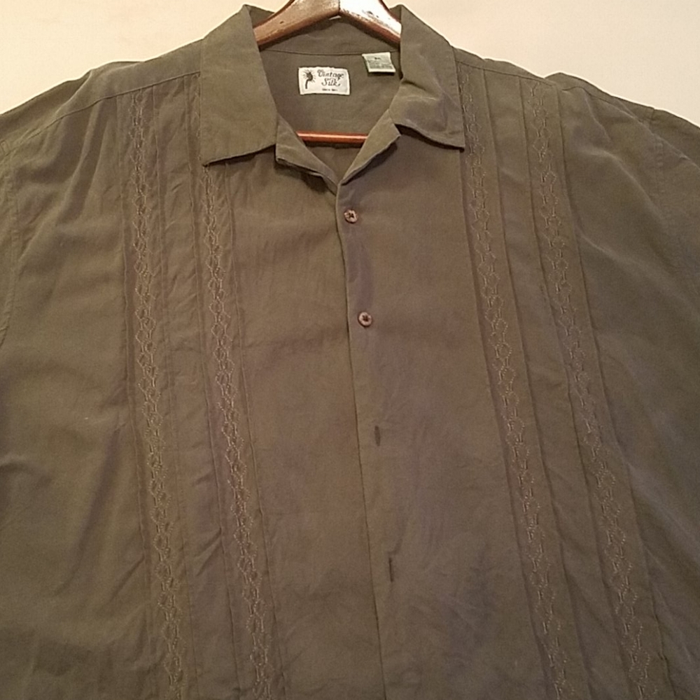 Men's silk shirt